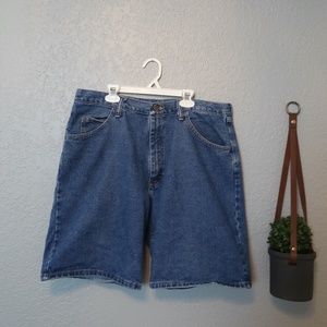 VINTAGE 90'S WRANGLER MEN'S JEAN SHORTS {36}